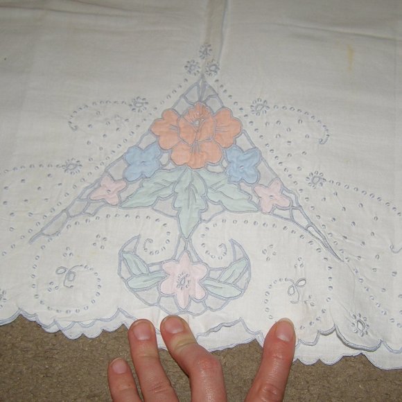 Vintage Cotton Pillowcase w/Floral design - Picture 13 of 14